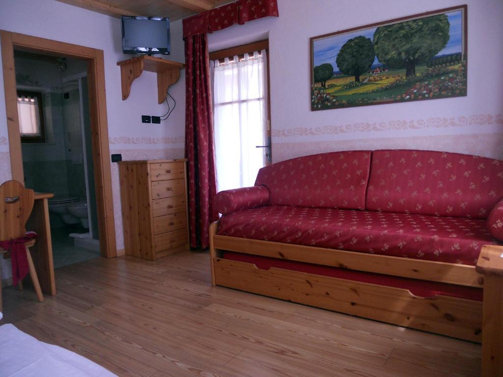 Hotel Garni Salvanel كافاليسِّ الغرفة الصورة